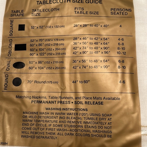 NWT 70” round Holiday Table Cloth - Picture 6 of 9